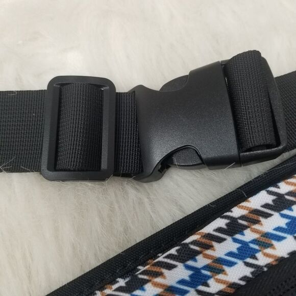 Nwot. Houndstooth Waistpack or Across the Body Pack. - Picture 2 of 12